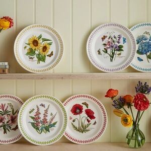 Floral Patterned Dinner Plates Set